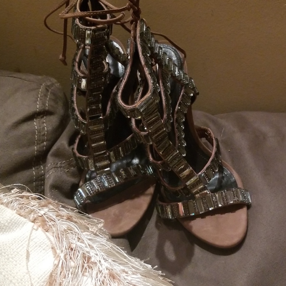 Shoes - Picture 2 of 4
